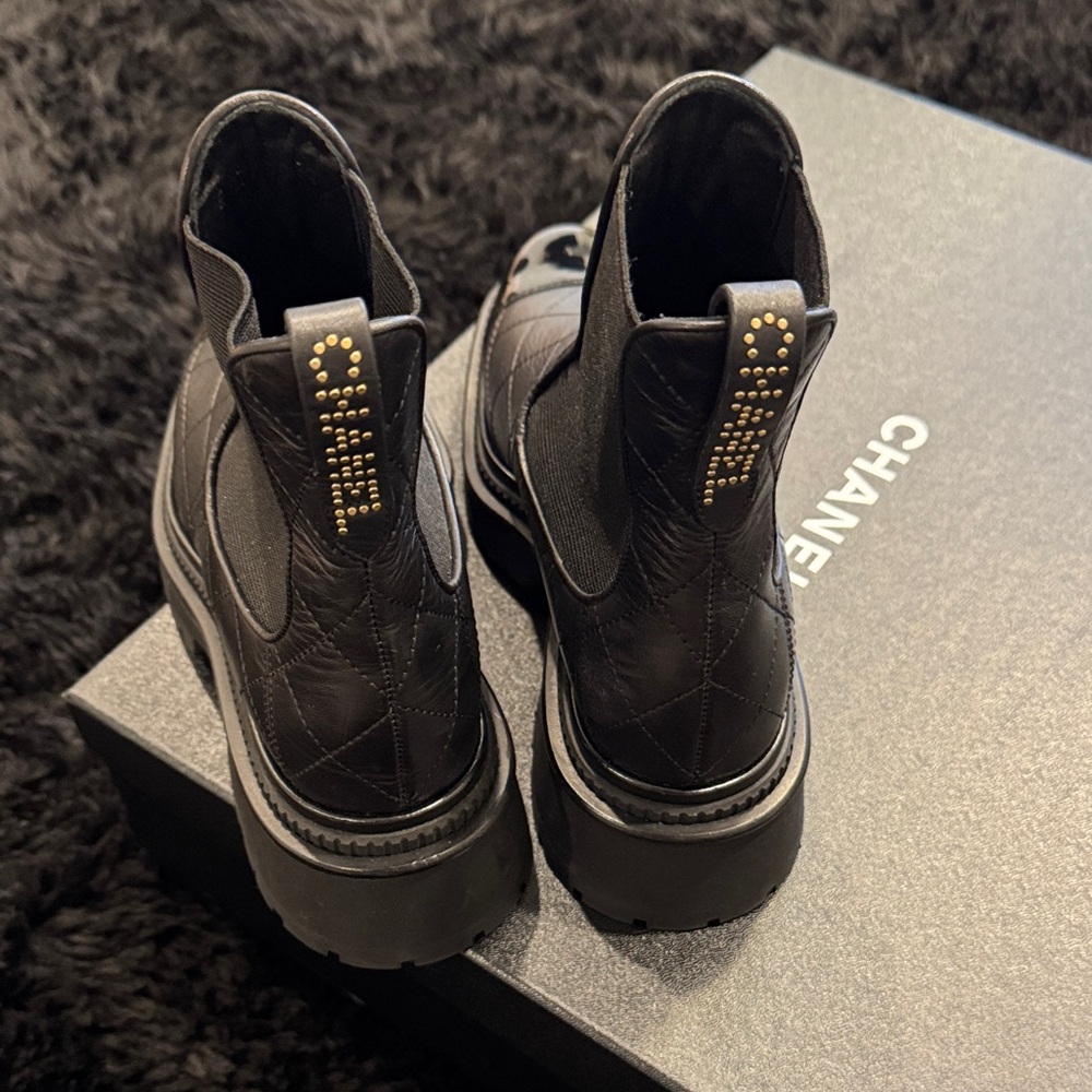 CHANEL Women's Quilted Black and Gray Ankle Boots - Picture 3 of 8